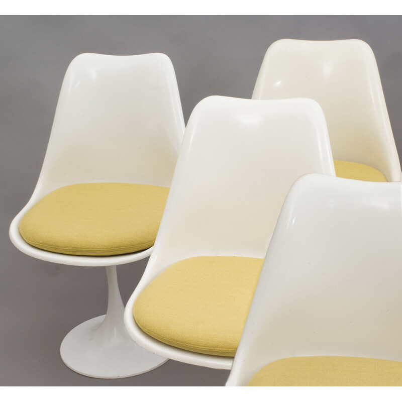 Vintage Tulip chairs by Eero Saarinen