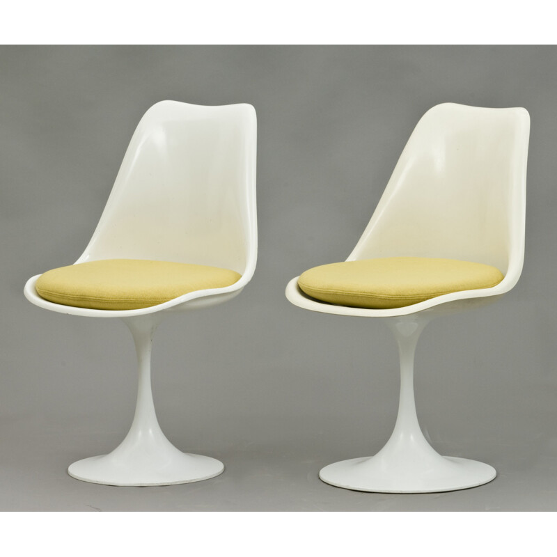 Vintage Tulip chairs by Eero Saarinen
