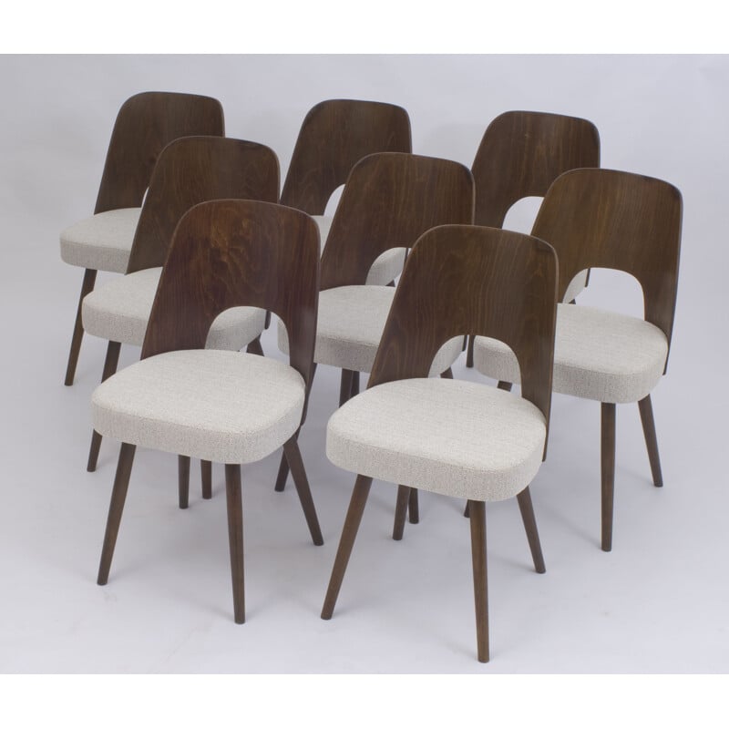 Suite de 8 chaises vintage par Oswald Haerdtl