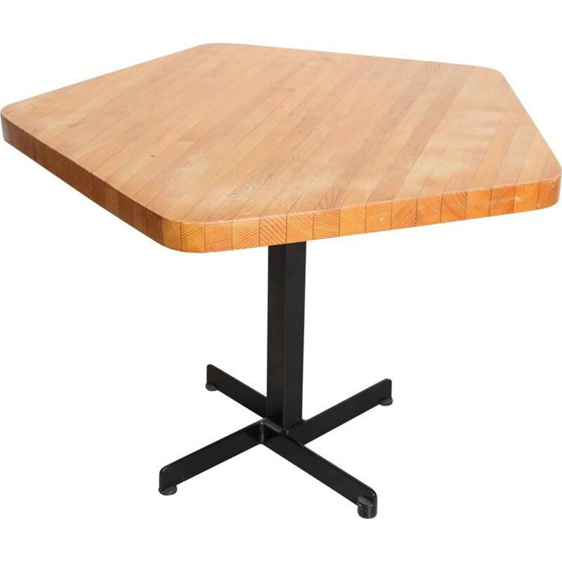 Table pentagonale vintage par Charlotte Perriand pour Les Arcs