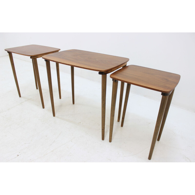 Suite de 3 tables gigognes danoises vintage en teck