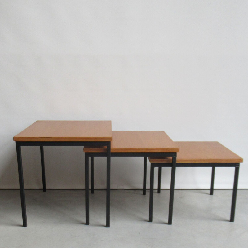 uite de 3 tables gigognes vintage Florence par Pierre Guariche pour Meurop