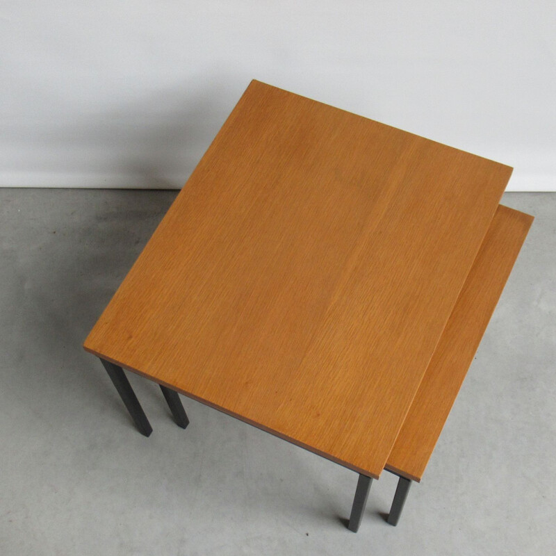 uite de 3 tables gigognes vintage Florence par Pierre Guariche pour Meurop