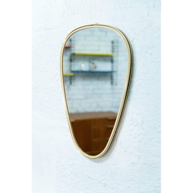 Vintage oval Mirror in gold brass