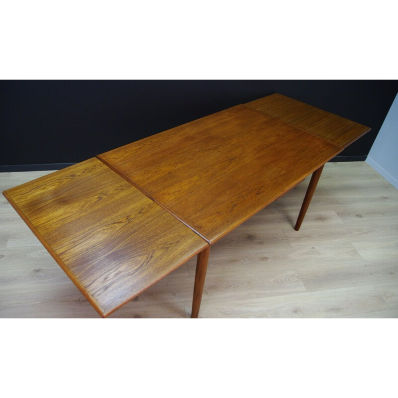 Vintage Danish dining table in teak