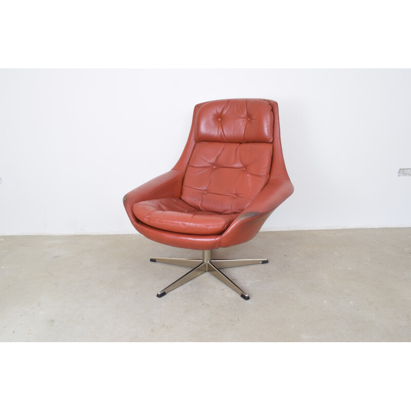 Vintage Danish swivel armchair in leather by H. W. Klein for Bramin