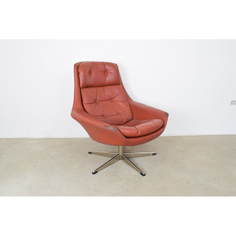 Vintage Danish swivel armchair in leather by H. W. Klein for Bramin