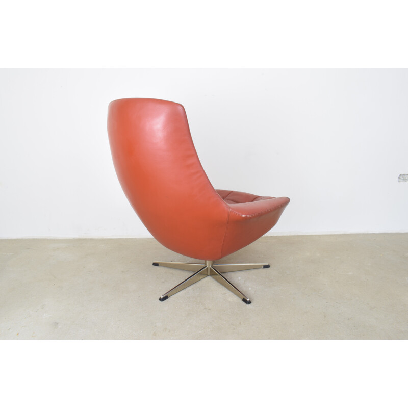 Vintage Danish swivel armchair in leather by H. W. Klein for Bramin