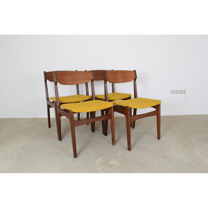 Suite de 4 chaises à repas vintage danoises en teck