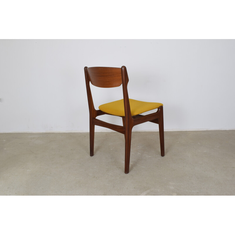 Set of 4 vintage Danish dining chairs in teak