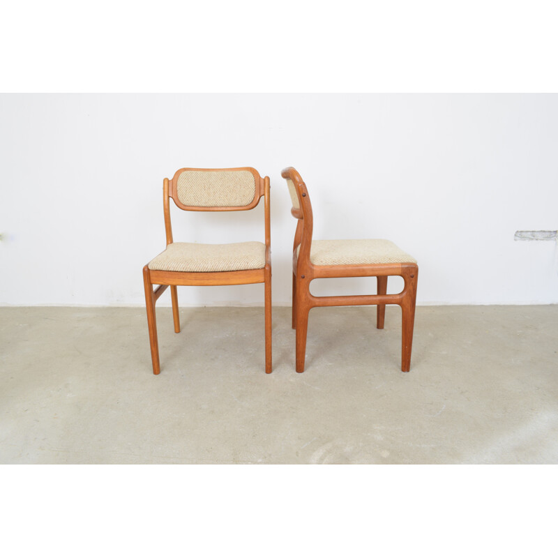 Set of 2 vintage dining chairs by Johannes Andersen for Uldum Møbelfabrik