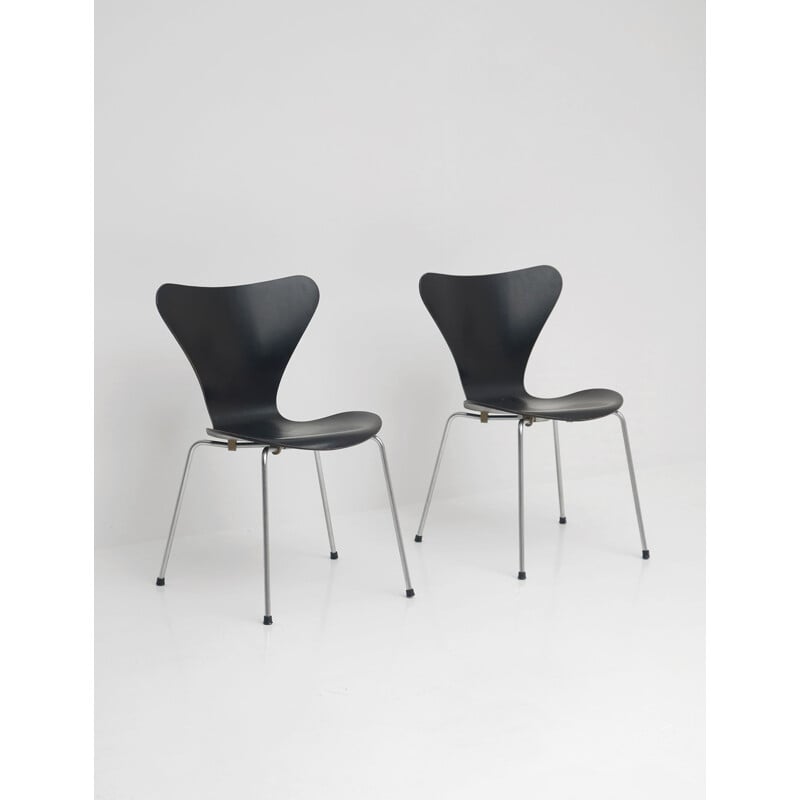 Pair of vintage chairs 3107 by Arne Jacobsen for Fritz Hansen, 1955