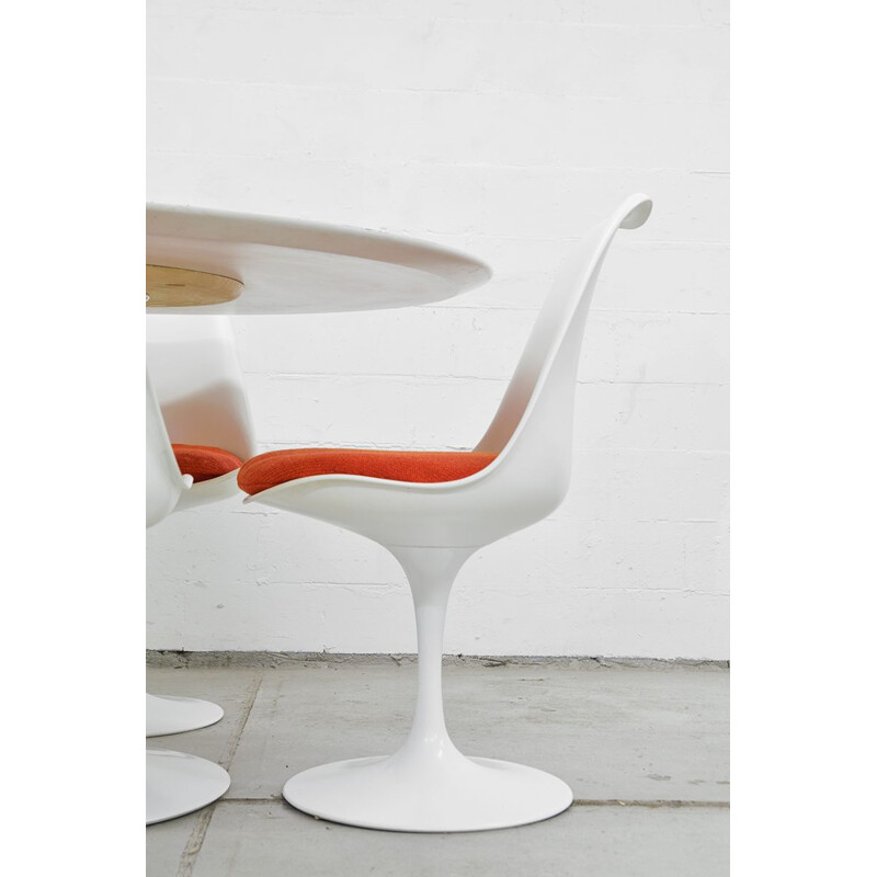 Vintage Tulip dining set by  Eero Saarinen for Knoll International