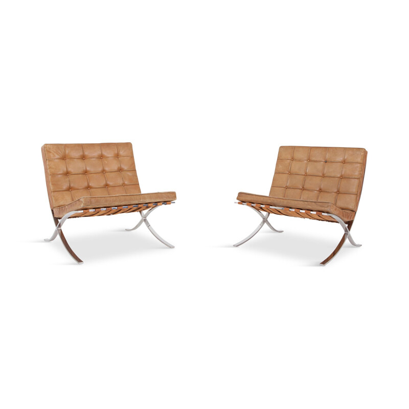 Suite de 2 fauteuils Barcelona marrons de Ludwig Mies van der Rohe