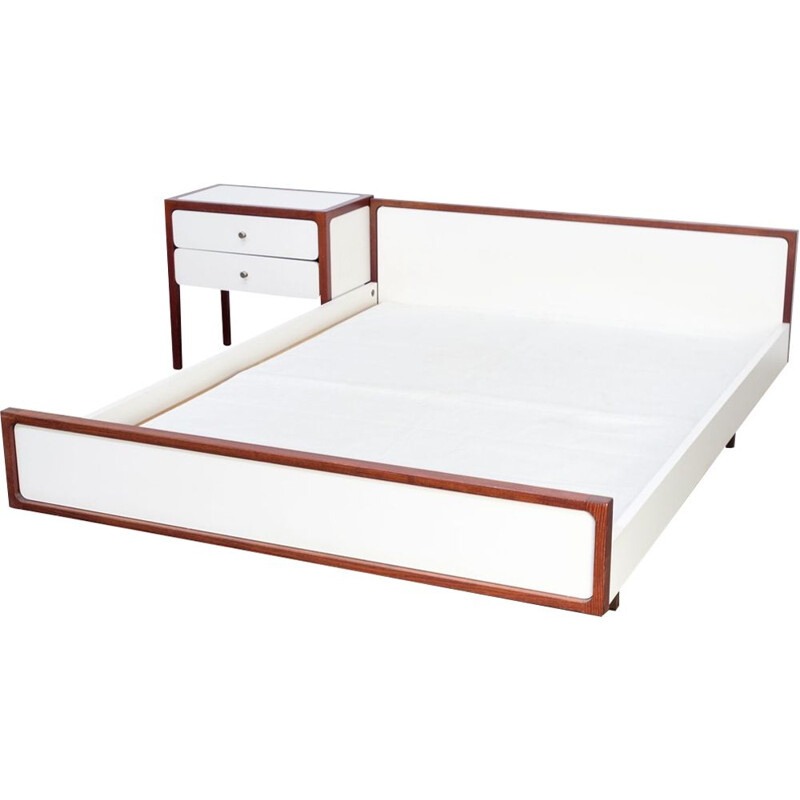 Vintage white sleeping furniture bed 1960-1970