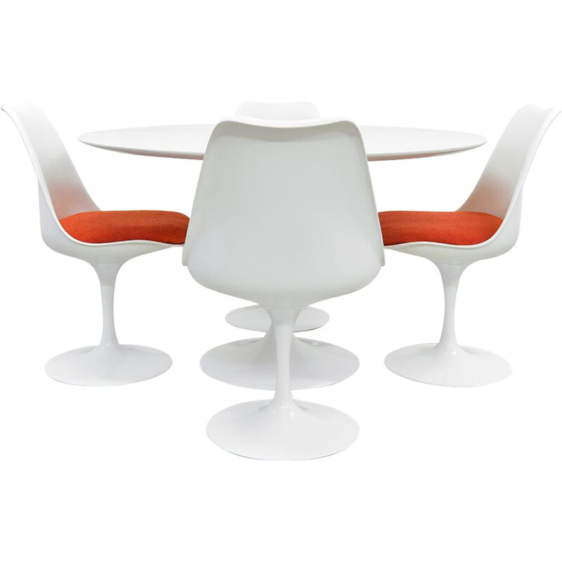 Vintage Tulip dining set by  Eero Saarinen for Knoll International