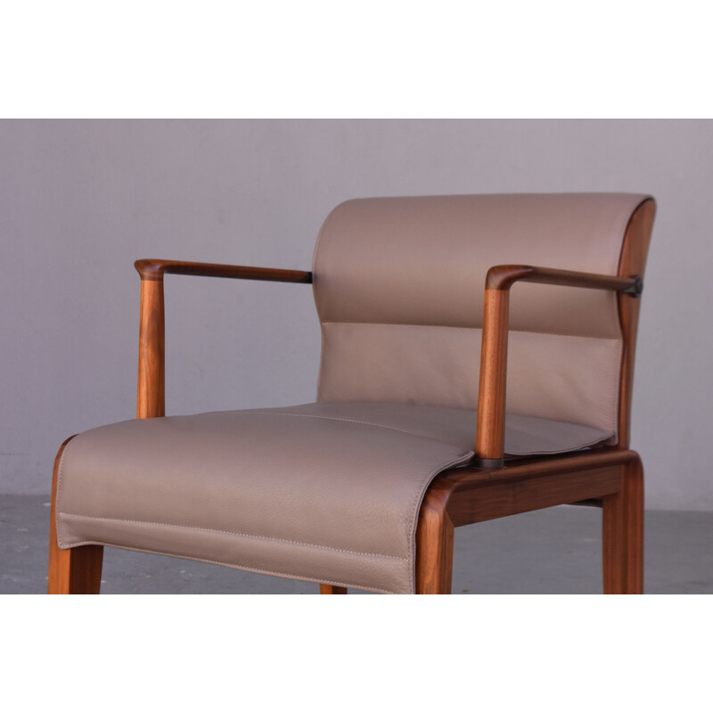 Suite van 4 INA fauteuils van Chi Wing Lo voor Giorgetti