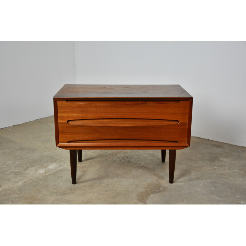 Small Vintage chest of drawers in teak 1960