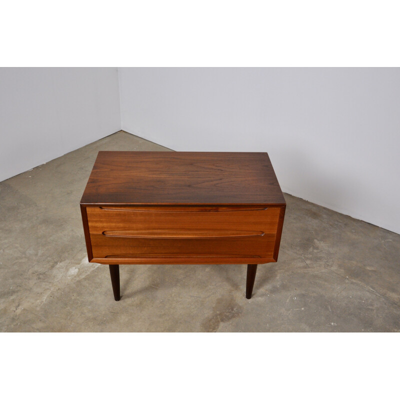 Small Vintage chest of drawers in teak 1960