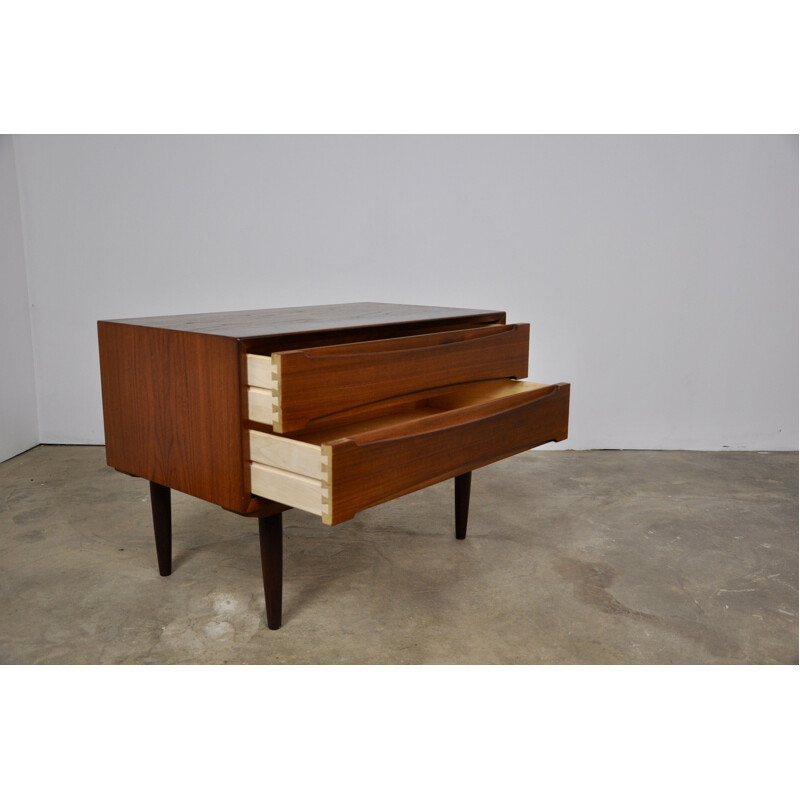 Small Vintage chest of drawers in teak 1960