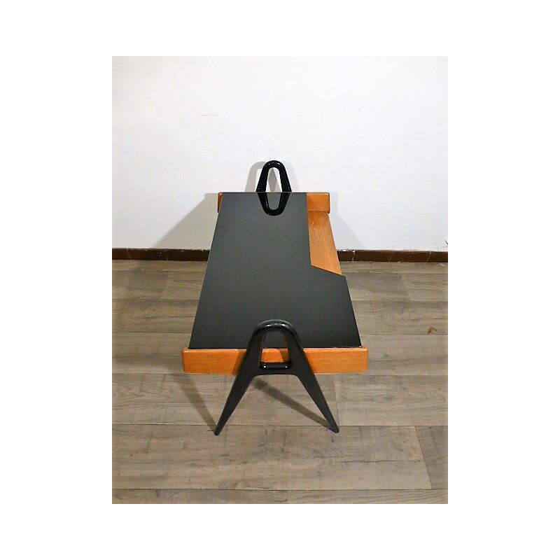 Table basse vintage en bois et opaline noire par Louis Paolozzi