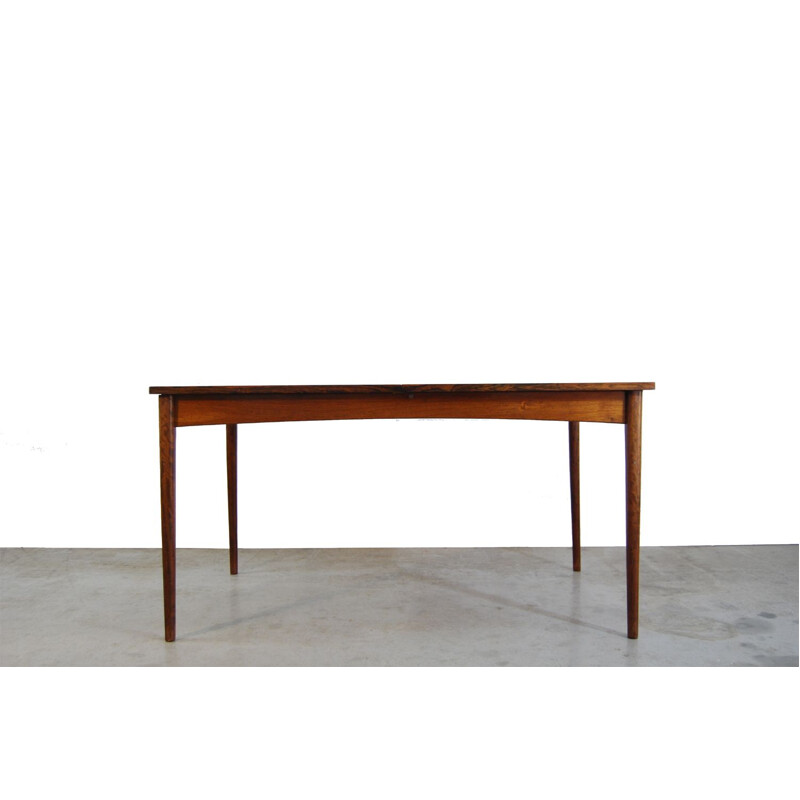 Vintage extendable dining table