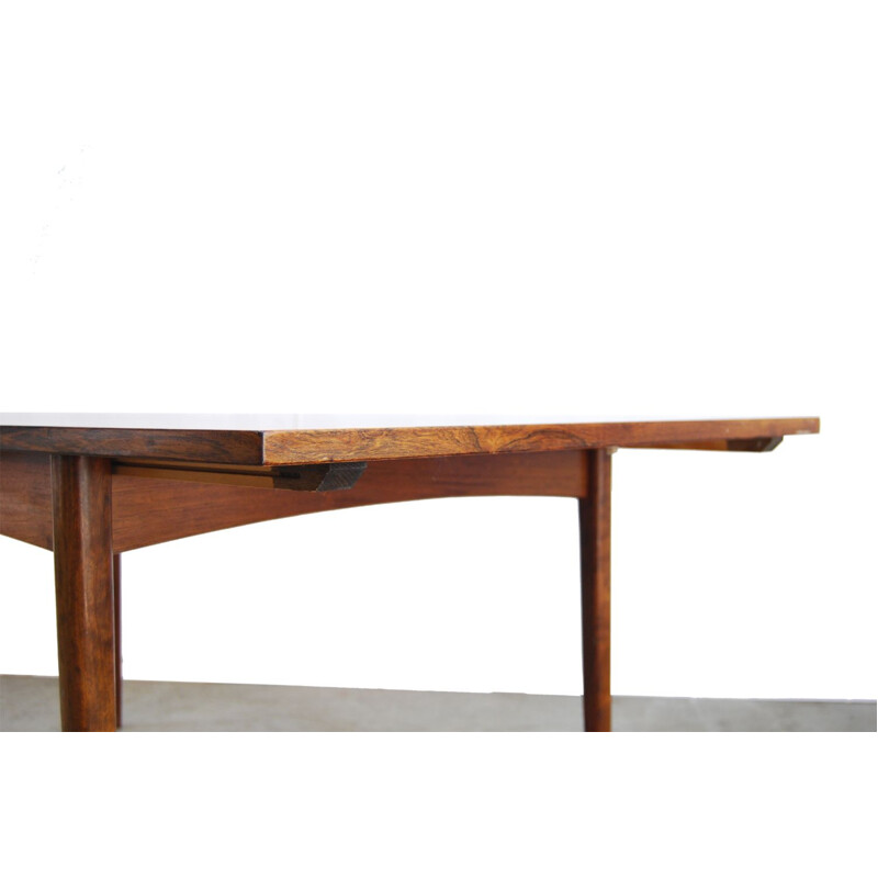 Vintage extendable dining table