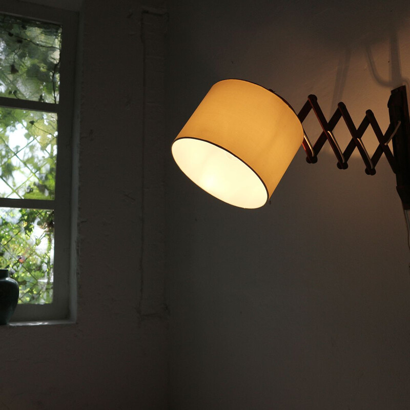 Vintage wall lamp in teak with extensible arm 1960s