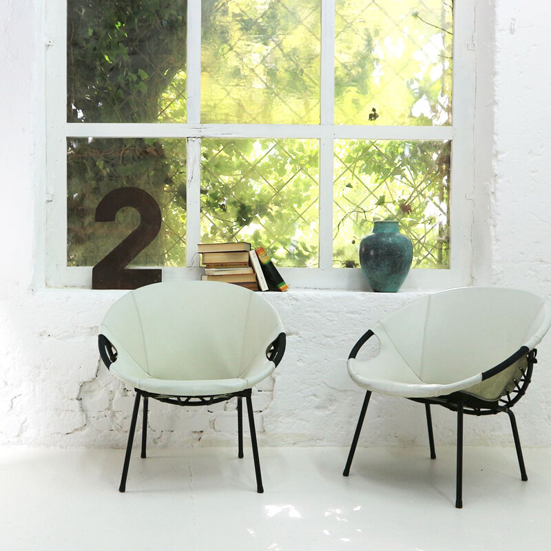 Baloon chairs in white leather by Lusch & Co