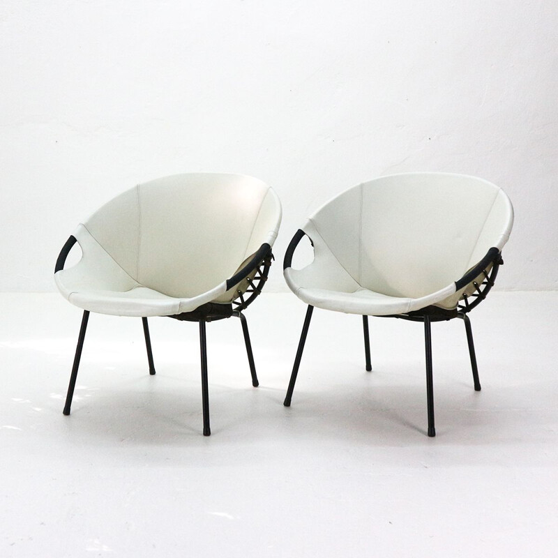 Baloon chairs in white leather by Lusch & Co