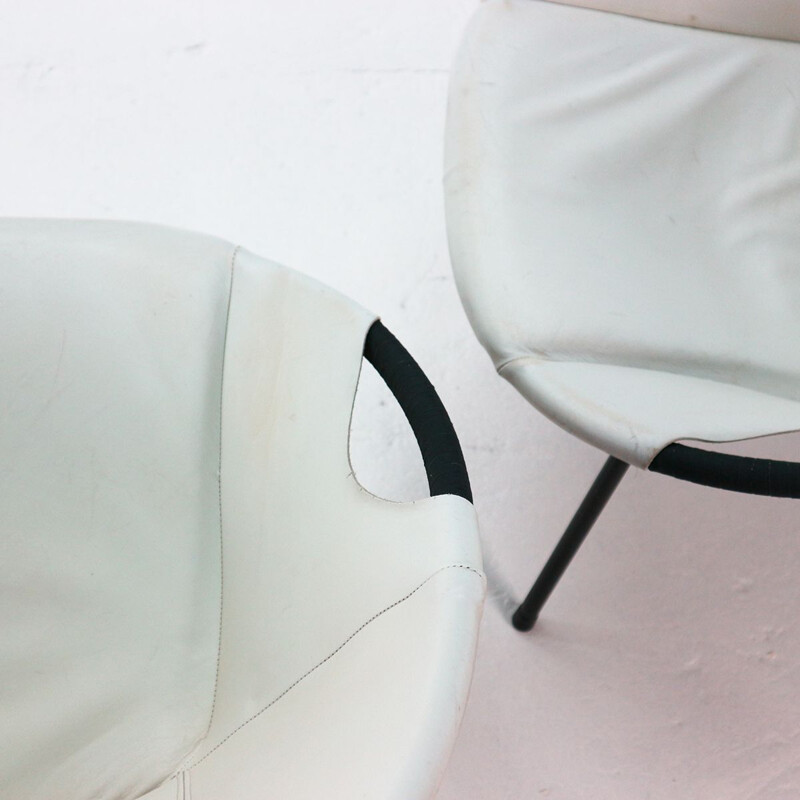 Baloon chairs in white leather by Lusch & Co