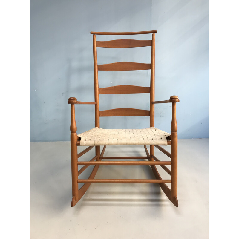 Vintage American rocking chair by Shaker