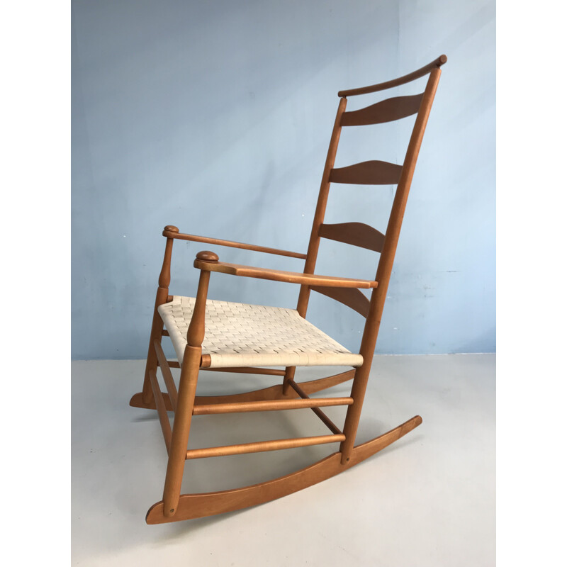 Vintage American rocking chair by Shaker