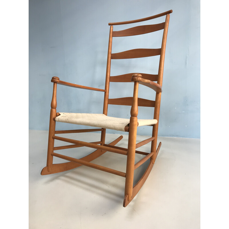 Vintage American rocking chair by Shaker