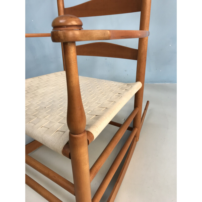 Vintage American rocking chair by Shaker