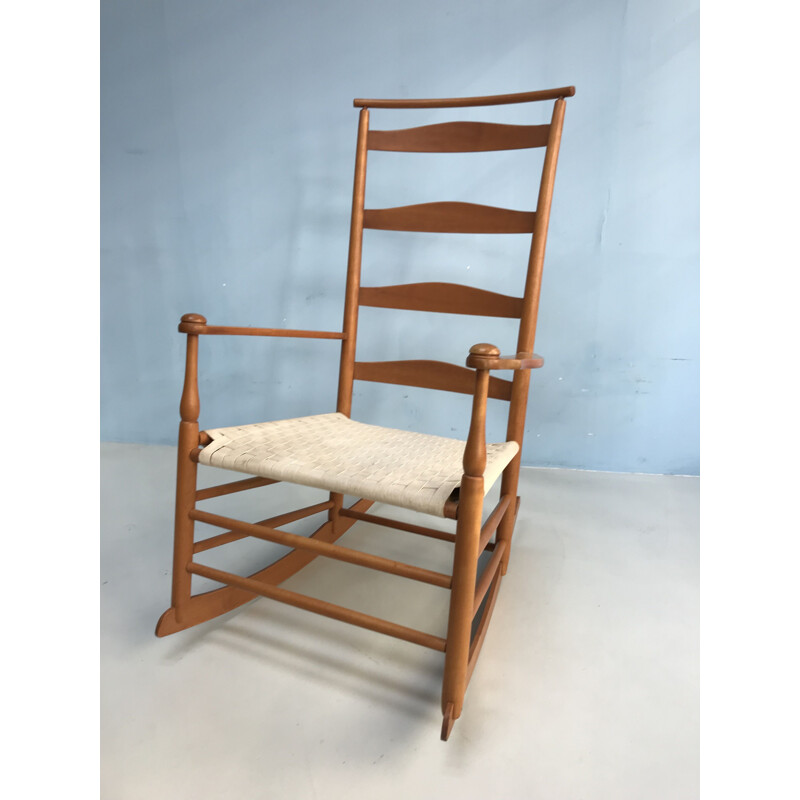 Vintage American rocking chair by Shaker