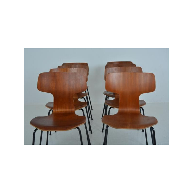 Set of 8 "Hammer" dining chairs by Arne Jacobsen