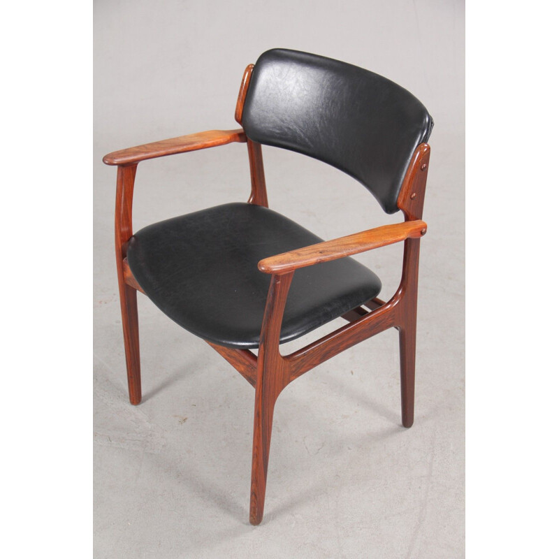 Paar vintage rozenhouten fauteuils van Erik Buch