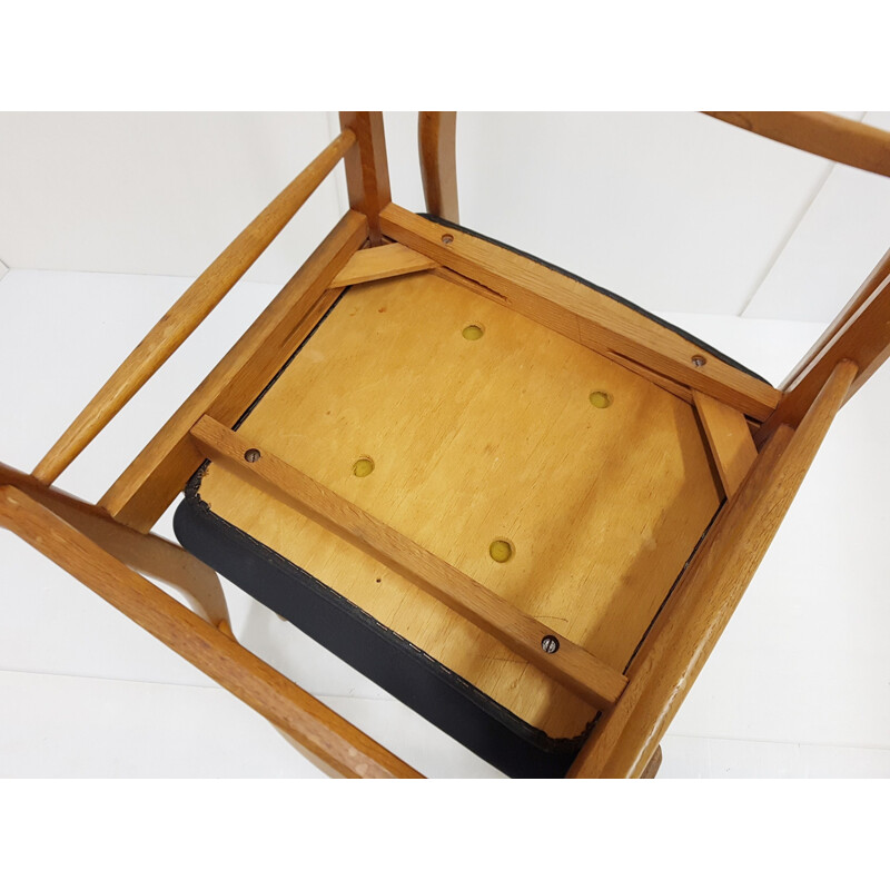 Suite van 4 Scandinavische vintage stoelen