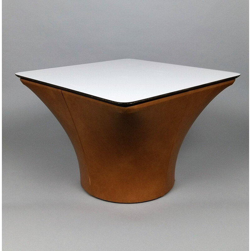 Table basse "Mushroom" en cuir 1960