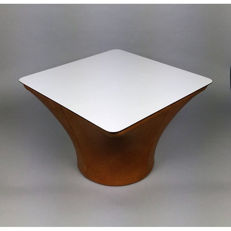 Table basse "Mushroom" en cuir 1960