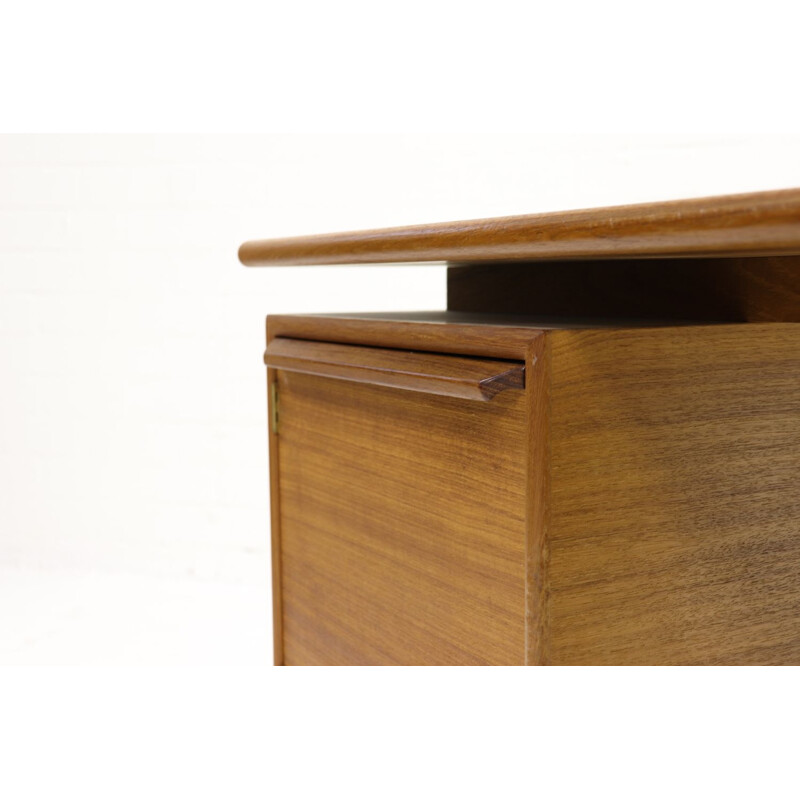 Vintage teak Desk by GV Gasvig for GV Møbler, 1960s