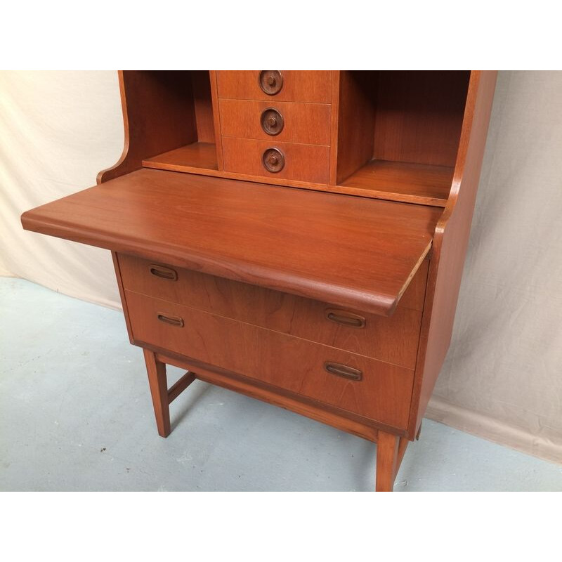 Vintage bookcase in teak