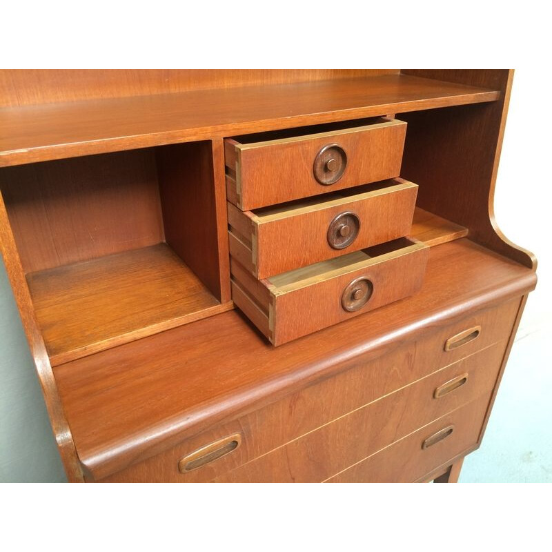 Vintage bookcase in teak