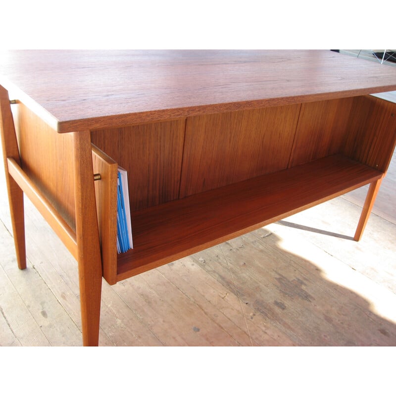 Vintage Scandinavian desk in teak - 1960s