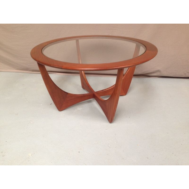 Vintage coffee table in teak