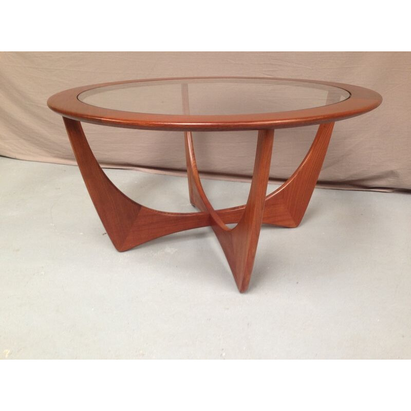 Vintage coffee table in teak