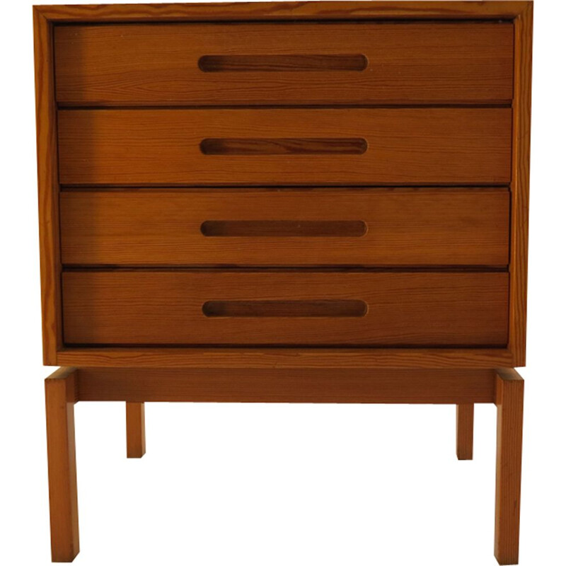 Vintage chest of drawers in pine wood