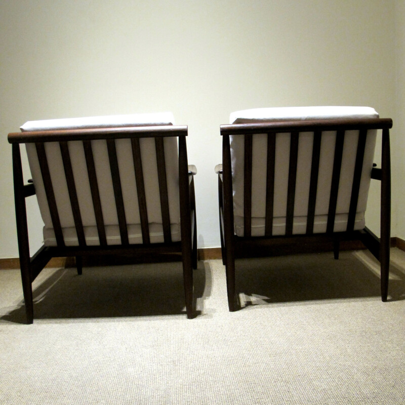 Set of 2 vintage Scandinavian white armchairs 