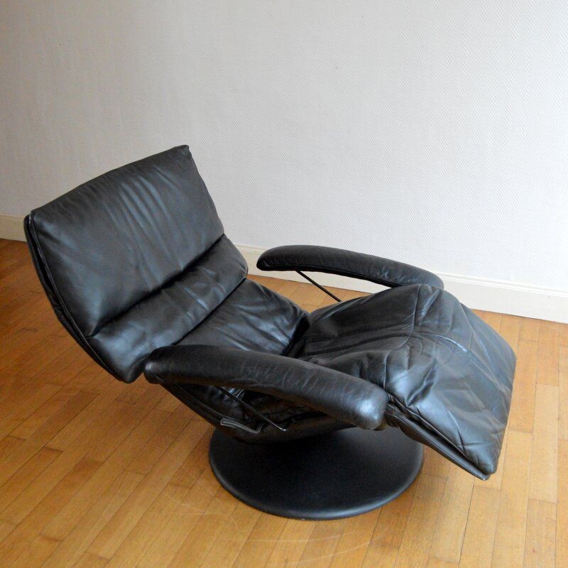 Vintage Relax lounge black leather chair